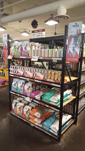 Pet Pantry Warehouse, 290 Railroad Ave, Greenwich, CT 06830, USA, 