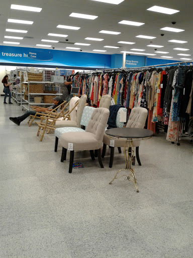 Clothing Store «Ross Dress for Less», reviews and photos, 350 W Army Trail Rd, Bloomingdale, IL 60108, USA