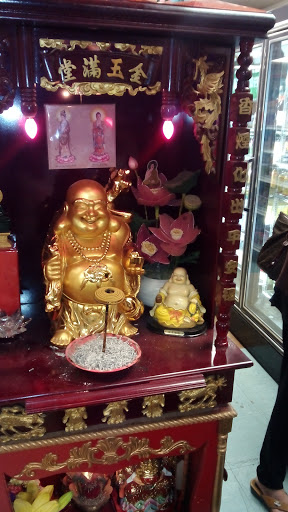 Asian Grocery Store «Far East & Asian Groceries», reviews and photos, 924 N Townsend St, Syracuse, NY 13208, USA