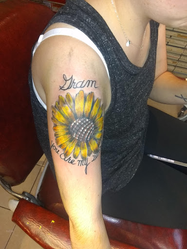 Tattoo Shop «Tatunka Tattoo», reviews and photos, 95 S Windsor St, South Royalton, VT 05068, USA