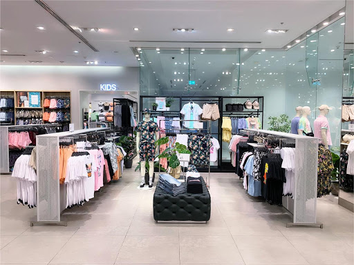 H&M stores Dubai