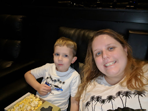 Movie Theater «B&B Theatres Shawnee 18», reviews and photos, 16301 Midland Dr, Shawnee, KS 66217, USA