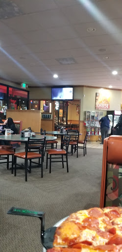 Pizza Restaurant «Round Table Pizza», reviews and photos, 7732 Limonite Ave, Riverside, CA 92509, USA