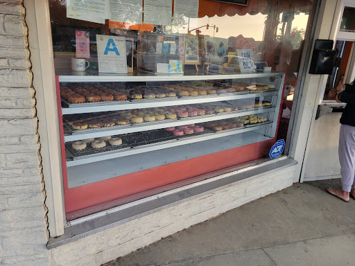Donut Shop «Monarch Donuts», reviews and photos, 15 Huntington Dr, Arcadia, CA 91007, USA