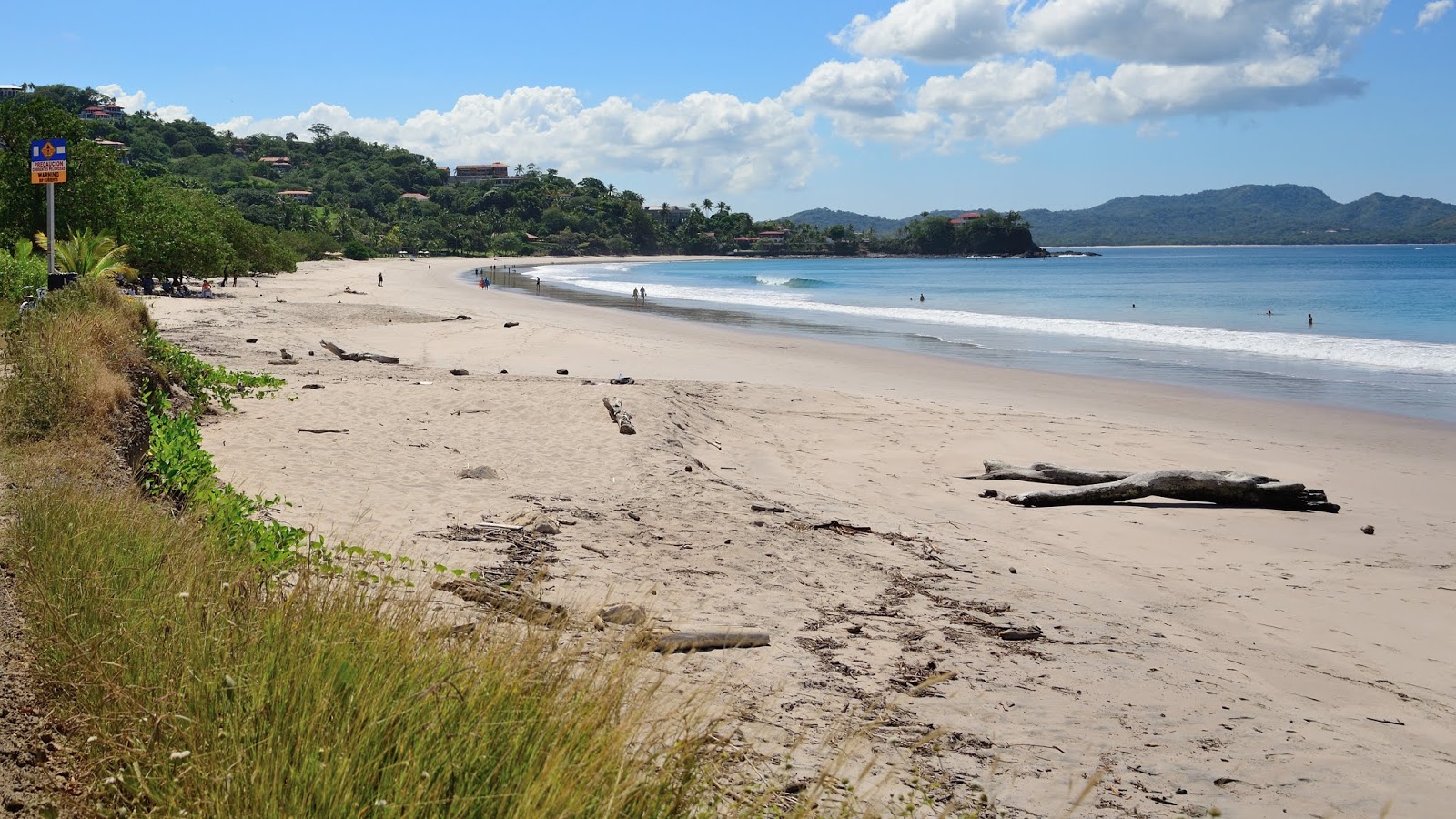 Foto de Flamingo Beach com areia bege superfície