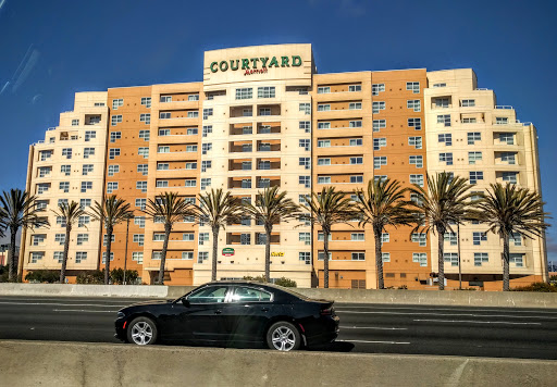 Shopping Mall «Powell Street Plaza Shopping Center», reviews and photos, 5795 Christie Ave, Emeryville, CA 94608, USA