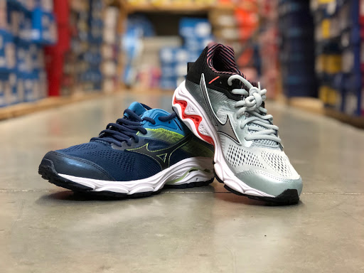 Shoe Store «Movin Shoes», reviews and photos, 528 S Park St, Madison, WI 53715, USA