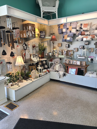 Gift Shop «Hurst Discount Drug And Soda Fountain», reviews and photos, 102 N 3rd St, Bardstown, KY 40004, USA