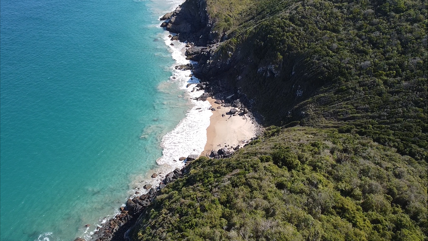 Foto di Praia Fofa con una superficie del sabbia beige e rocce