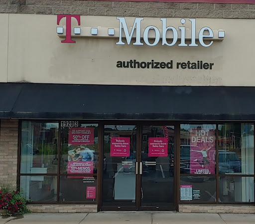 Cell Phone Store «T-Mobile», reviews and photos, 1920 Crest View Dr, Hudson, WI 54016, USA