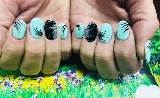 Nail Salon «Lisa Nail Salon», reviews and photos, 3 George Washington Plaza #3, Gaylordsville, CT 06755, USA