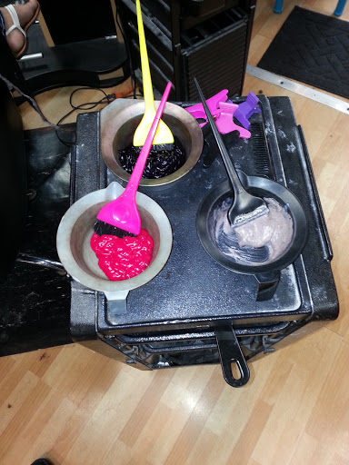 Hair Salon «Luna Beauty Salon», reviews and photos, 3474 South 13th Street, Milwaukee, WI 53215, USA