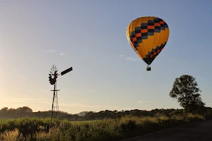 Byron Bay Ballooning image