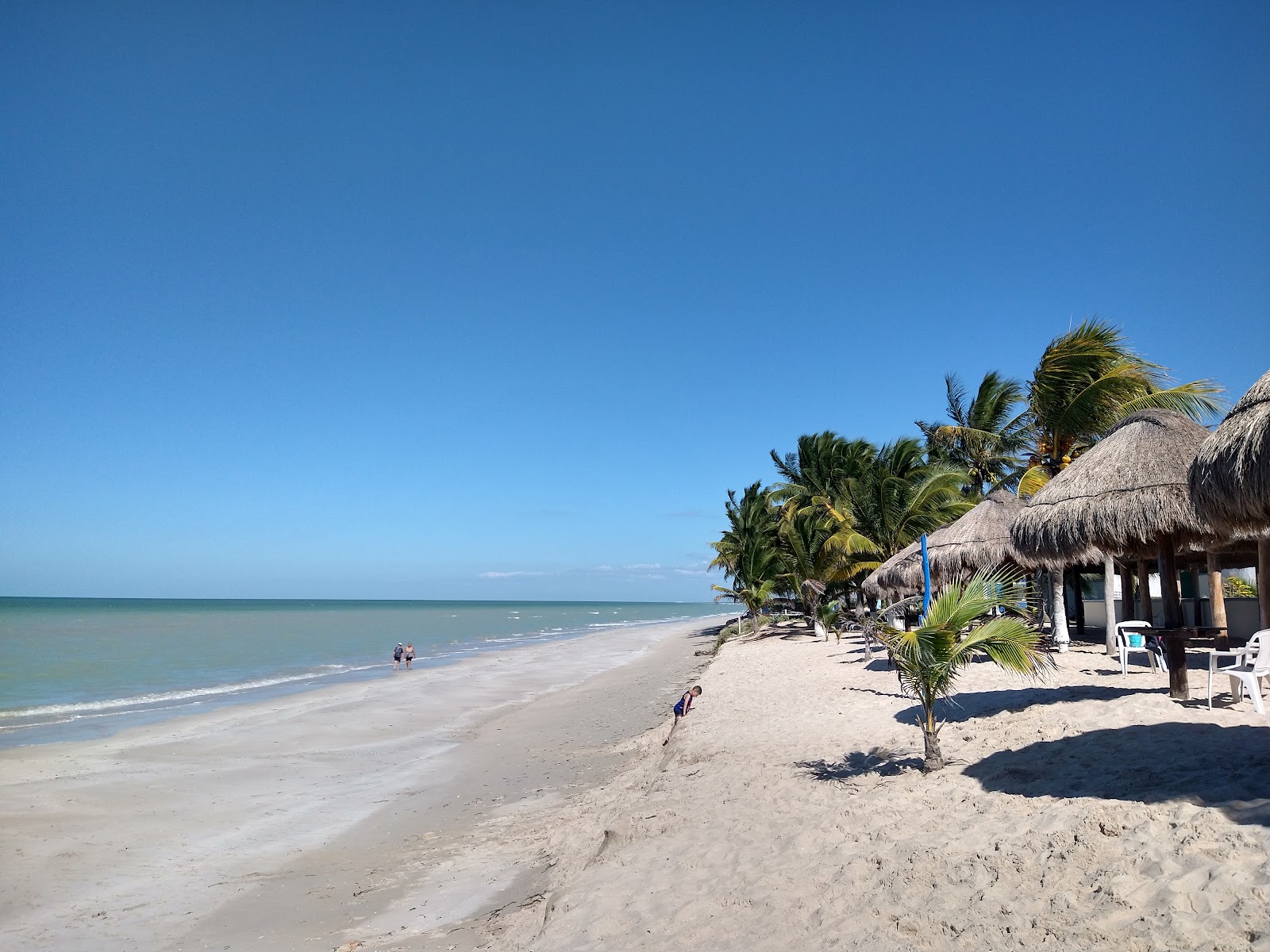 Zdjęcie Champoton beach z powierzchnią jasny piasek