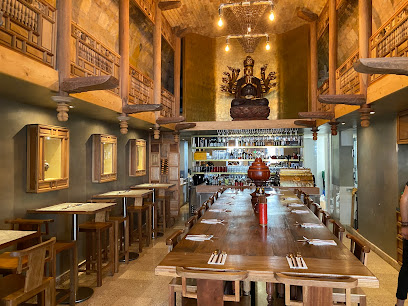 QUÍ Restaurant & Bar - Budapest, Arany János u. 13, 1051 Hungary
