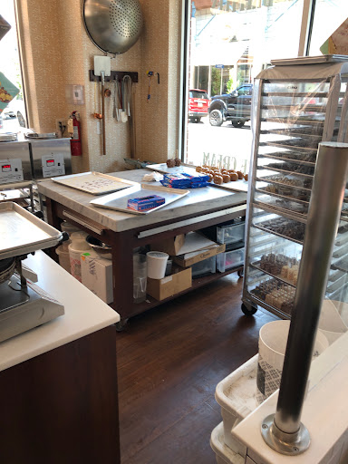 Chocolate Shop «Kilwins Little Rock», reviews and photos, 415 President Clinton Ave, Little Rock, AR 72201, USA