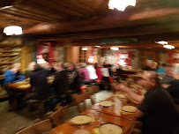 Atmosphère du Restaurant Refuge du Tornieux à Sallanches - n°9