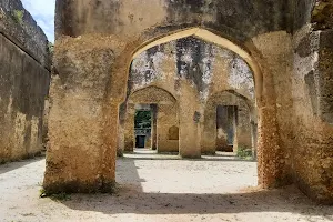 Mtoni Palace Ruins image