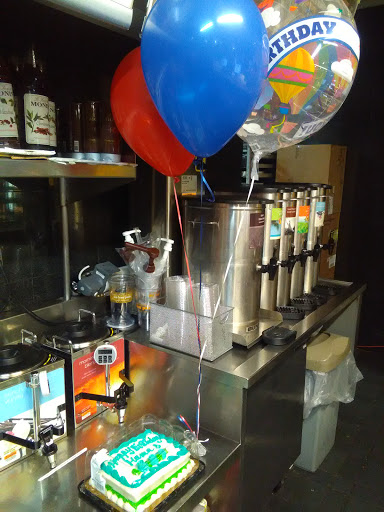 Restaurant «Au Bon Pain», reviews and photos, 185 Asylum St, Hartford, CT 06103, USA