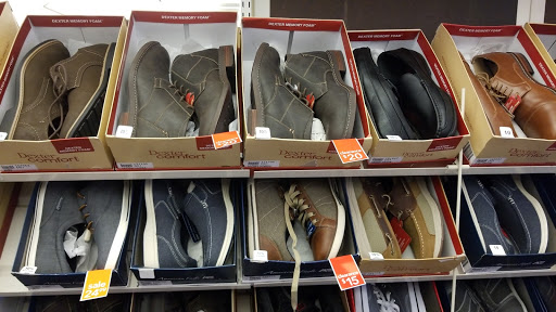 Shoe Store «Payless ShoeSource», reviews and photos, 825 W Southern Ave #100, Phoenix, AZ 85041, USA
