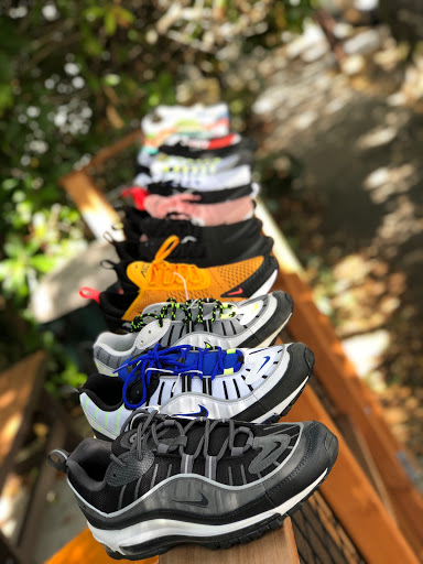 Thrift Store «Lucky Dog Clothing», reviews and photos, 8201 Greenwood Ave N, Seattle, WA 98103, USA