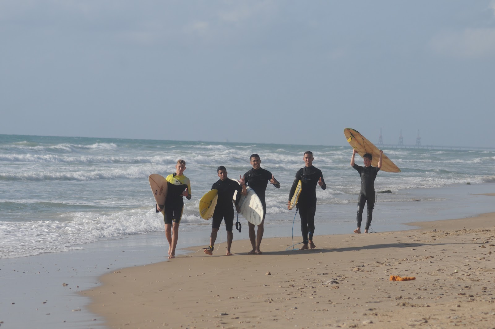 Foto di Metzukey Yam beach con dritto e lungo