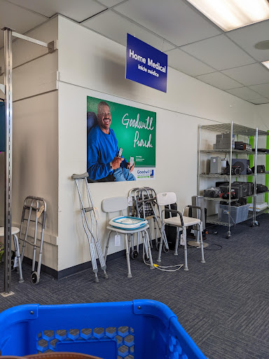 Thrift Store «Goodwill», reviews and photos, 5461 Marlton Pike # 2, Pennsauken Township, NJ 08109, USA