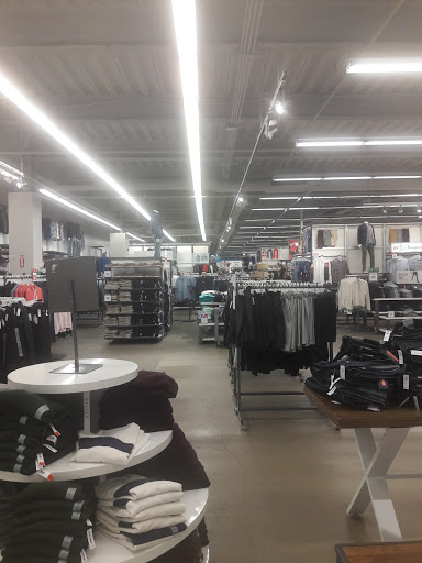 Clothing Store «Old Navy», reviews and photos, 1470 Palisades Center Dr, West Nyack, NY 10994, USA