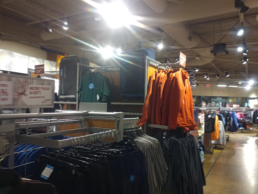 Sportswear Store «Columbia Sportswear Outlet Store - Prime Outlets in Ellenton», reviews and photos, 5661 Factory Shops Blvd #470, Ellenton, FL 34222, USA