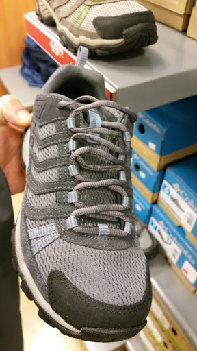 Sportswear Store «Columbia Sportswear Outlet», reviews and photos, 3 Monroe Pkwy, Lake Oswego, OR 97035, USA
