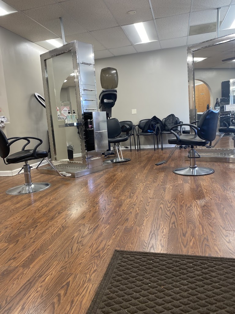 Kia's Hair Studio 20886