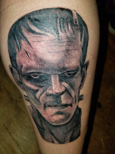 Tattoo Shop «Tattoo Club», reviews and photos, 1021 S Erie Blvd, Hamilton, OH 45011, USA