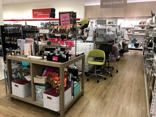 Department Store «T.J. Maxx & HomeGoods», reviews and photos, 198 Alewife Brook Pkwy, Cambridge, MA 02138, USA