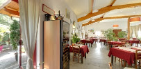 Atmosphère du Restaurant La Ferme des Arcuires à Montagnat - n°4
