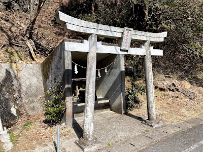 井出水神社