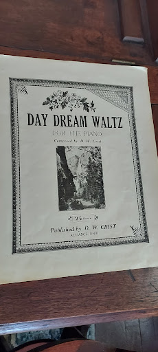 Historical Landmark «Mabel Hartzell Home», reviews and photos, 840 N Park Ave, Alliance, OH 44601, USA