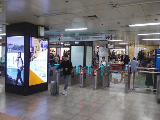 Myeong-dong station