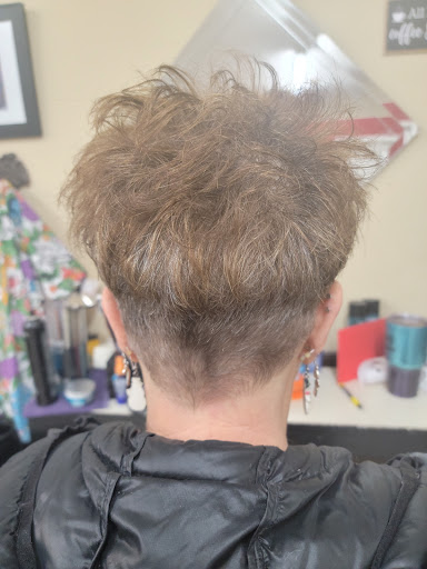 Beauty Salon «Top Notch Salon», reviews and photos, 92 Bluebird Ct, Lawrenceburg, KY 40342, USA