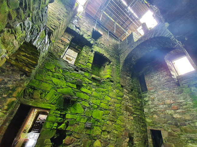 Comments and reviews of MacLellan's Castle