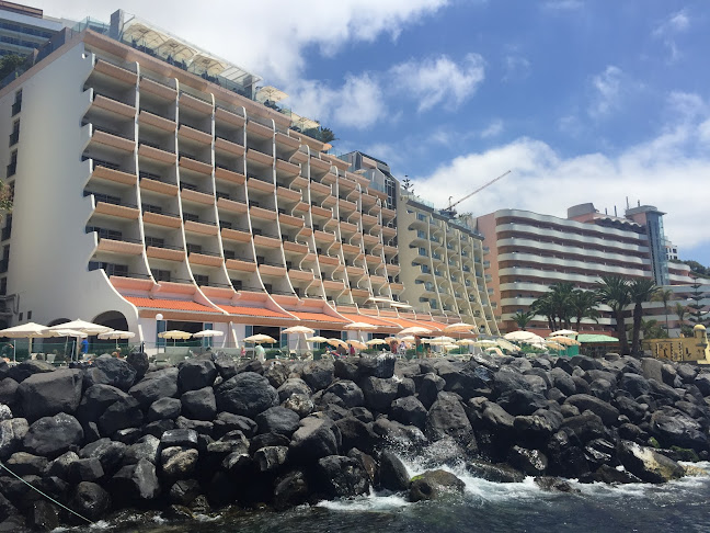 Largo Antonio Nobre 1 Hotel Carlton, 9004-531 Funchal