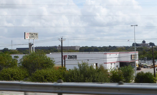 Home Improvement Store «Tractor Supply Co.», reviews and photos, 801 I-35, Georgetown, TX 78626, USA