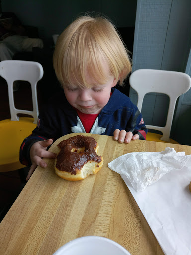 Donut Shop «Lucky Donuts», reviews and photos, 140 SW 152nd St, Seattle, WA 98166, USA