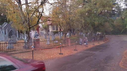 Tourist Attraction «Davis Graveyard», reviews and photos, 8703 SE 43rd Ave, Milwaukie, OR 97222, USA