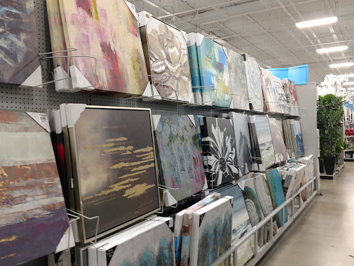 Home Goods Store «At Home», reviews and photos, 5901 Mercury Dr, Dearborn, MI 48126, USA