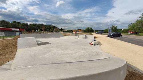Skatepark en béton de Teyran à Teyran