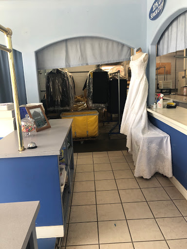 Dry Cleaner «Village Cleaners», reviews and photos, 113 SW Maynard Rd, Cary, NC 27511, USA
