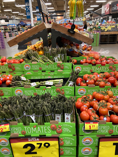 Grocery Store «Kroger», reviews and photos, 5161 Hampsted Village Center Way, New Albany, OH 43054, USA