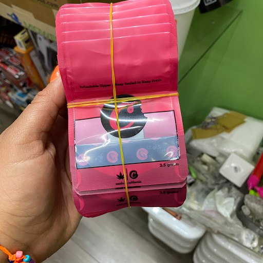 Vaporizer Store «South Side Smoke Shop», reviews and photos, 6240 S Pulaski Rd, Chicago, IL 60629, USA