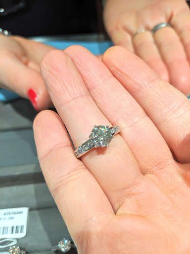 Jewelry Store «Tiffany & Co.», reviews and photos, 105 Bellevue Way NE, Bellevue, WA 98004, USA