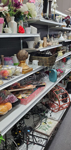 Thrift Store «Auburn Valley Humane Society Thrift Store», reviews and photos, 1123 E Main St, Auburn, WA 98002, USA